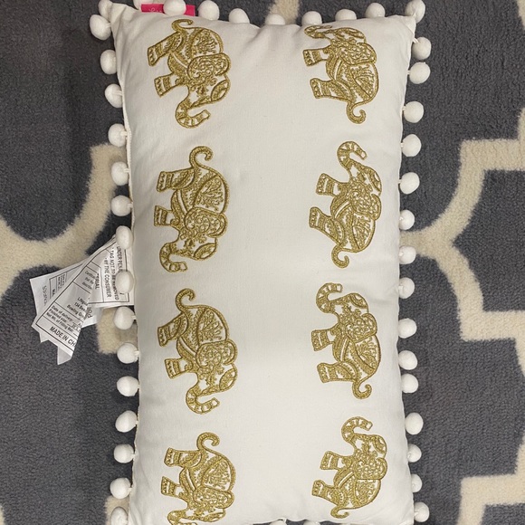 New with Tags Lilly Pulitzer Gold & White Pillow - Picture 2 of 5